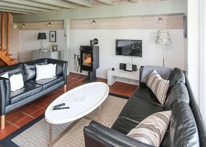 Gorgeous In With Kitchen Holiday home *