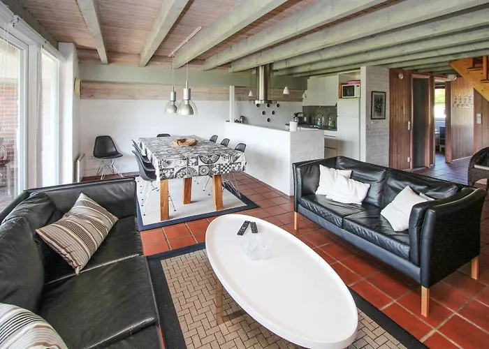 Holiday home Gorgeous In With Kitchen